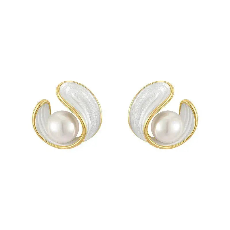1+1 Offer: Luxurious earrings with white opal and pearl in gold