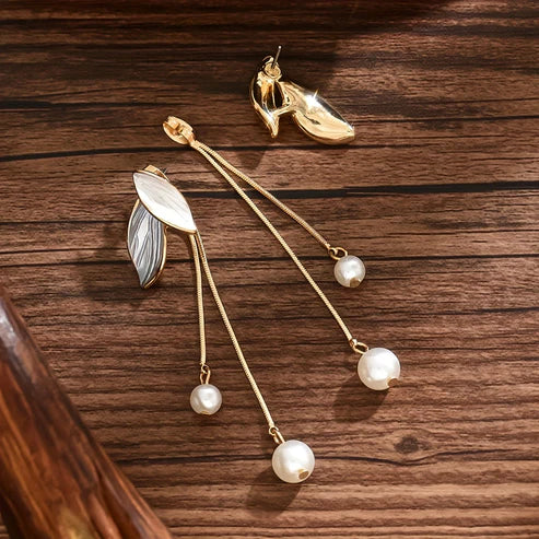 Elegant Leaf-Shaped Earrings with Pearls