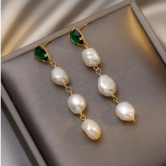 1+1 Offer: Emerald Pearl Pendant Earrings in Gold
