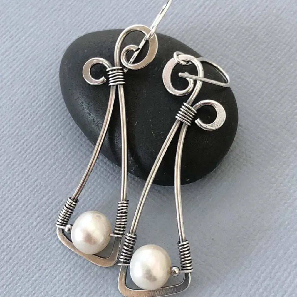 1+1 Offer: Vintage silver pearl earrings