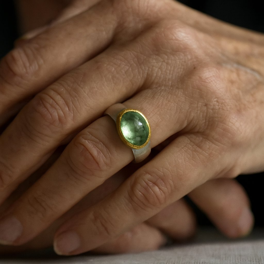 1+1 Offer: Green ring with rounded stone, Vintage