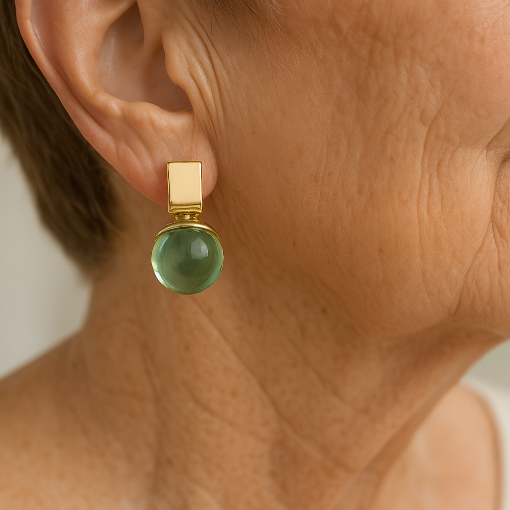 1+1 Offer: Vintage earrings with green crystal in gold