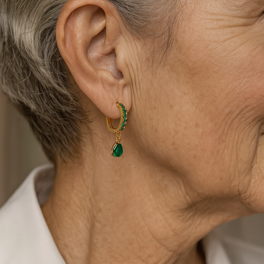 1+1 Offer: Zirconia earrings with emerald in gold