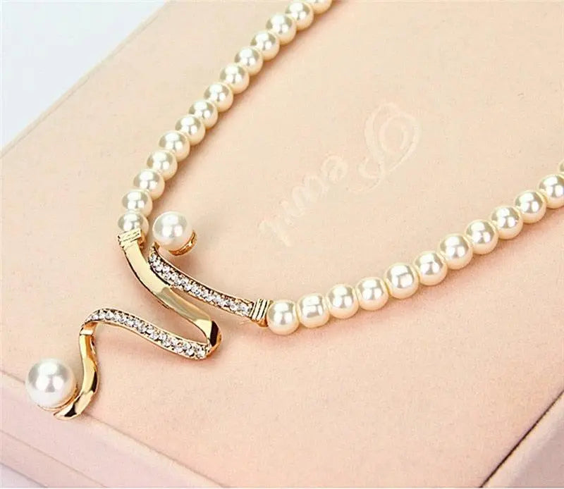 1+1 Offer: Natural Pearl Necklace + Earring Set