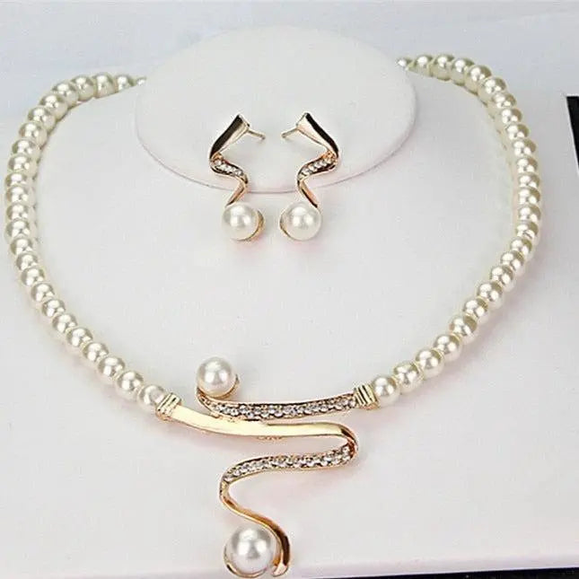 1+1 Offer: Natural Pearl Necklace + Earring Set