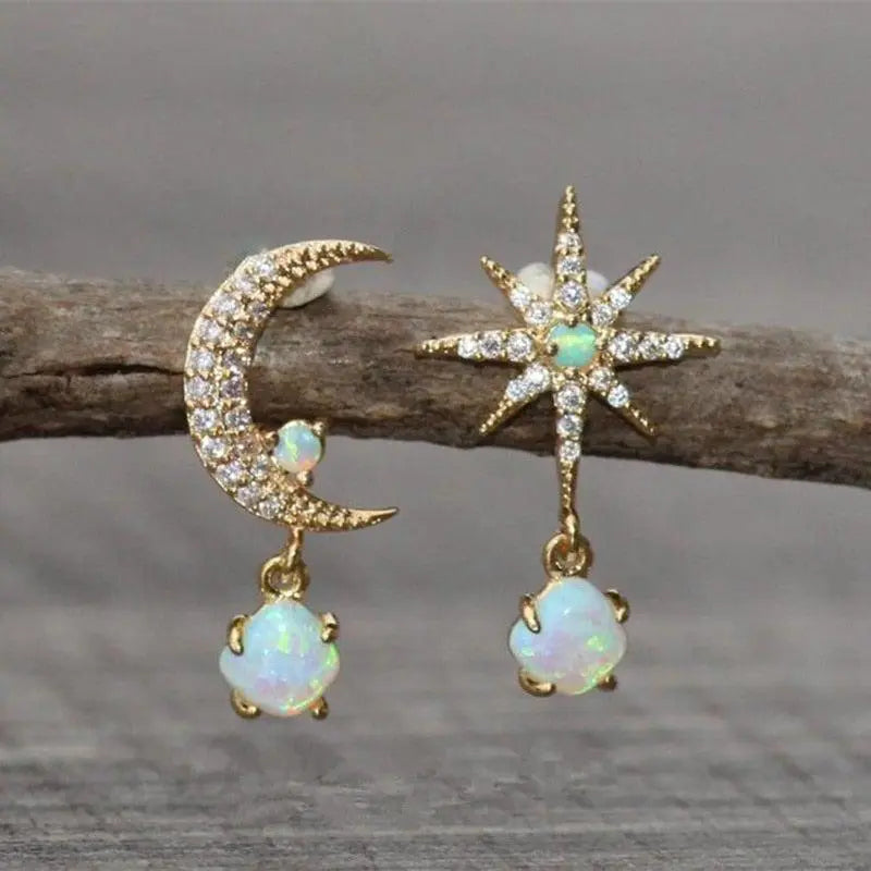 1+1 Offer: Moon and Star Earrings made of Gold and Opal