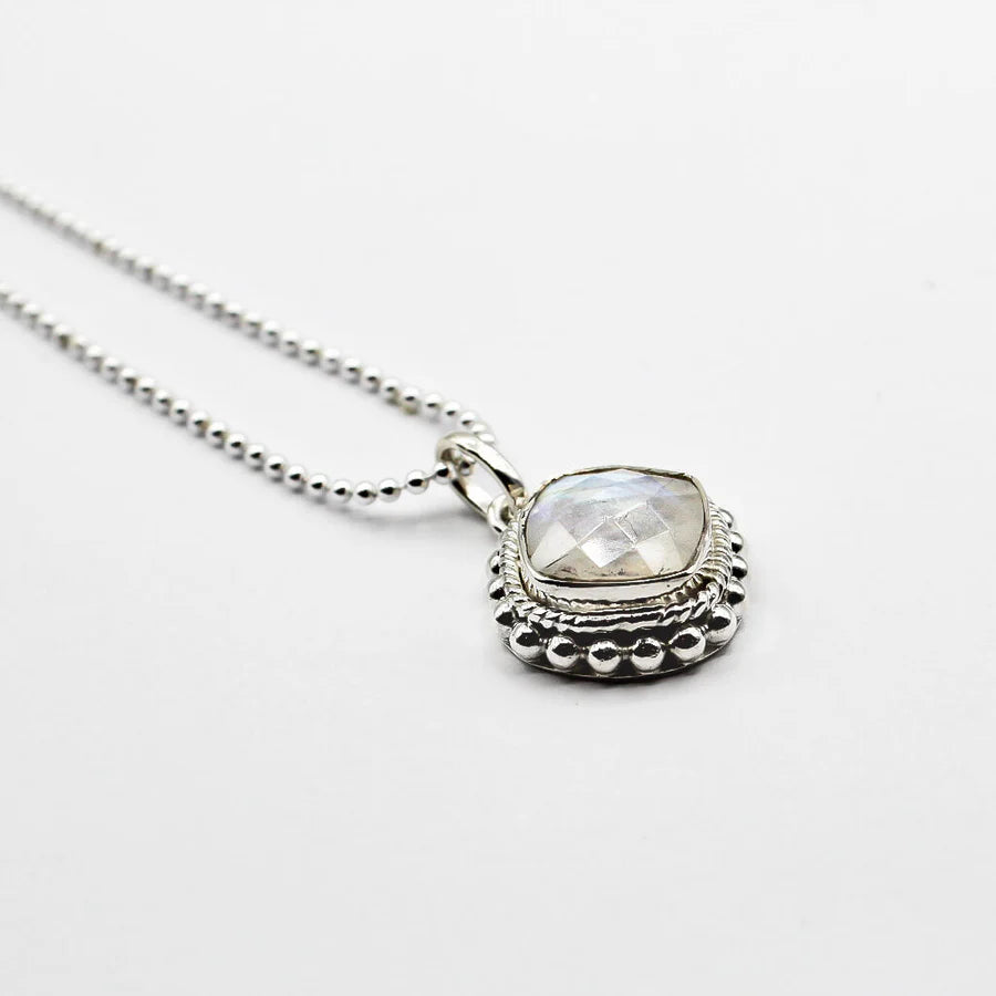 Perrine | Moonstone Necklace