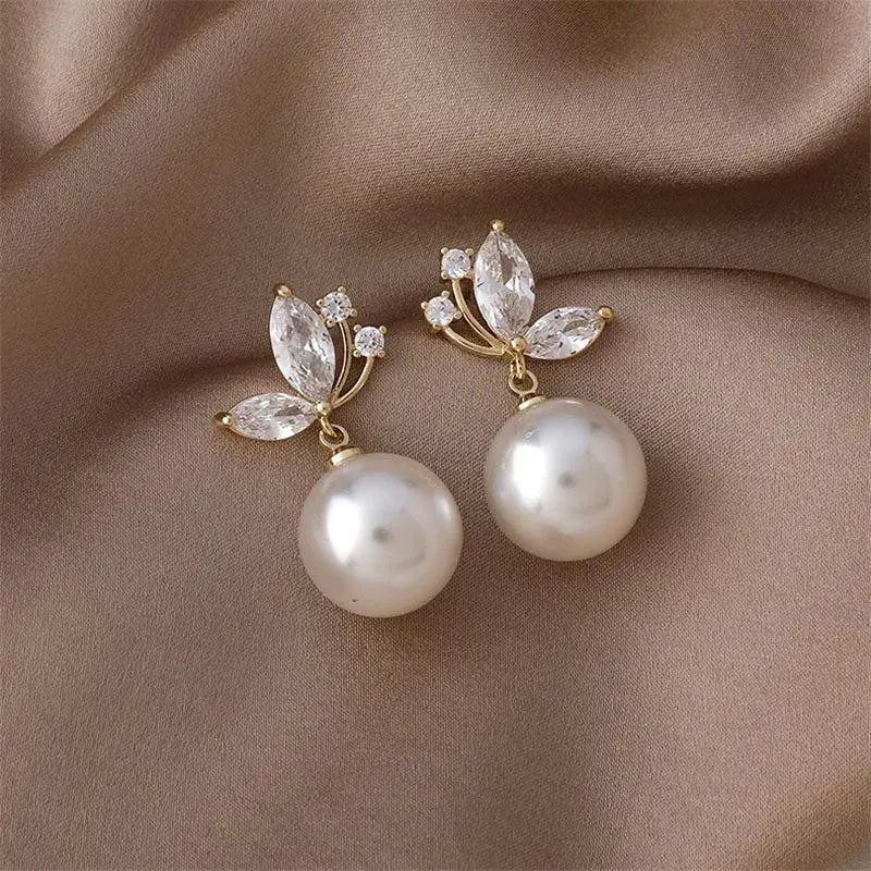 1+1 Offer: Earrings Exotic Pearls with Gold Crystals