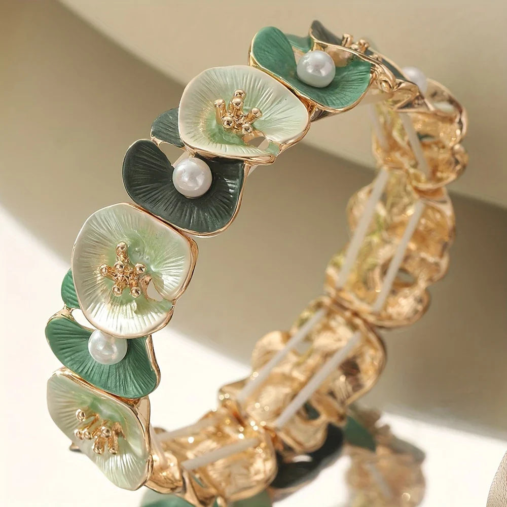 Vintage Green Floral Pearl Bracelet