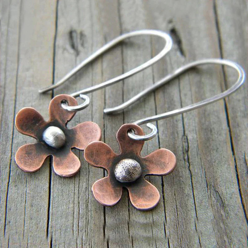 1+1 Offer: Vintage Flower Earrings in Silver