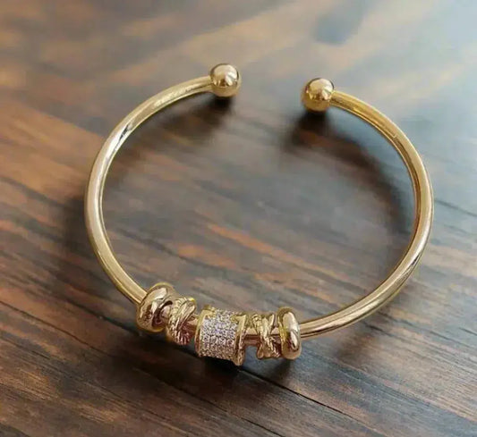 1+1 Offer: Adjustable bracelet with golden charms