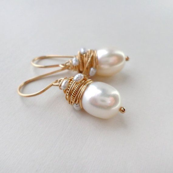 1+1 Offer: Vintage Pearl Golden Threads Earrings
