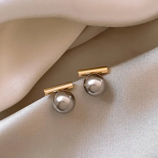 1+1 Offer: Elegant Dark Pearl Earrings in Gold