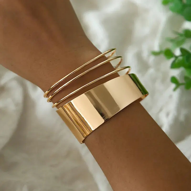 1+1 Offer: Classic Gold Vintage Bracelet