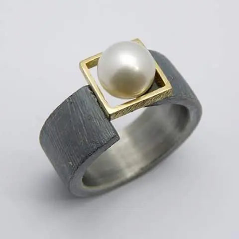 1+1 Offer: Dark ring with vintage pearl