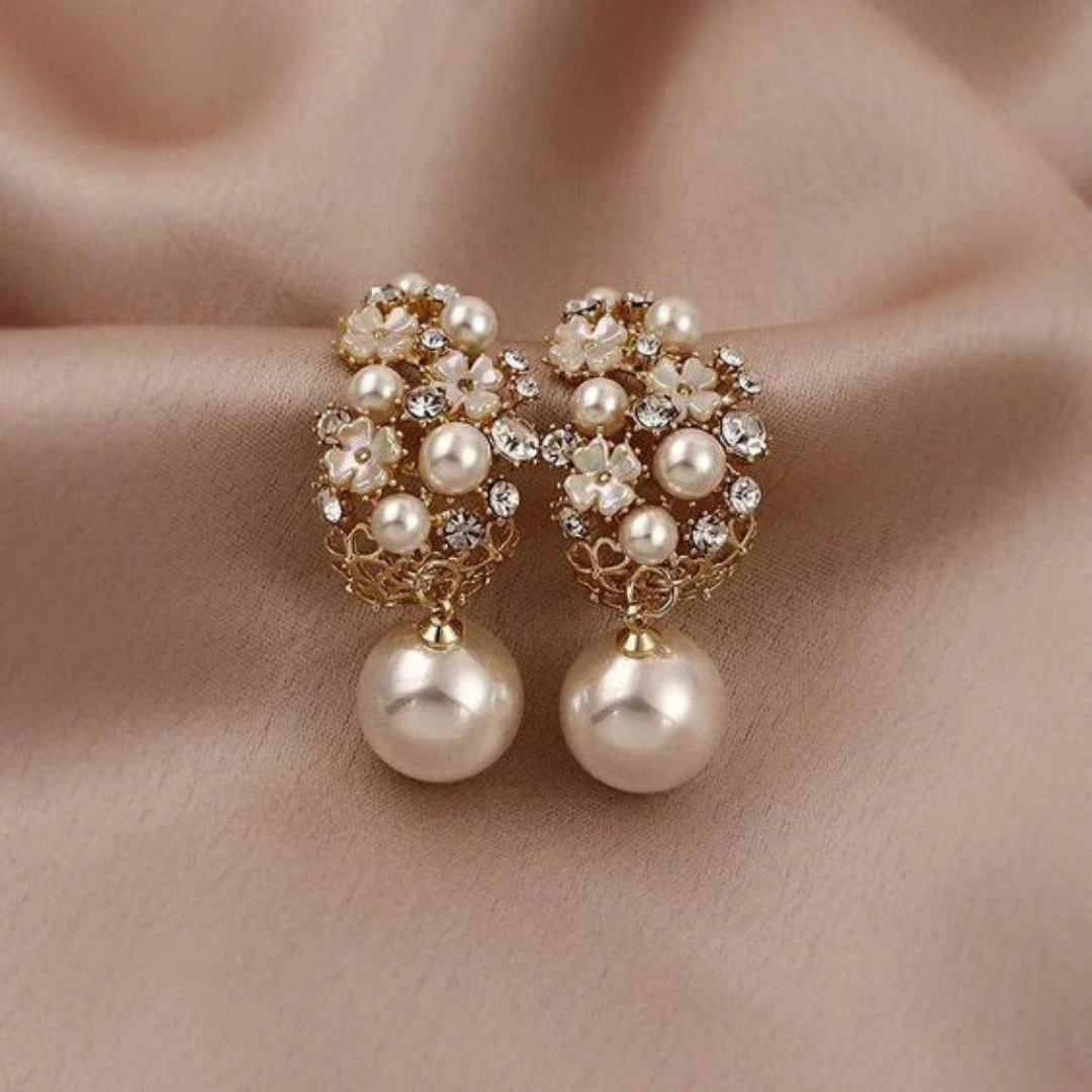 1+1 Offer: Elegant Flower Pearl Earrings