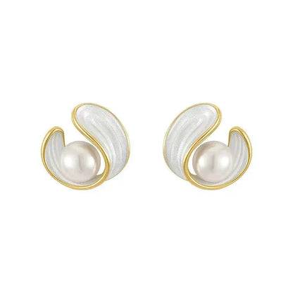 1+1 Offer: Luxurious earrings with white opal and pearl in gold