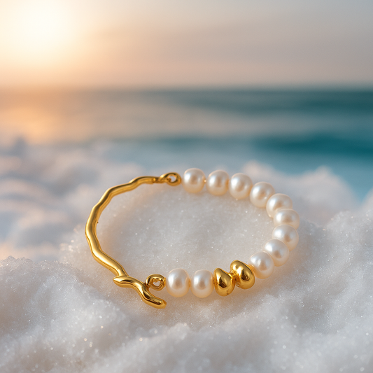 Alana | Golden Bracelet with Pearls
