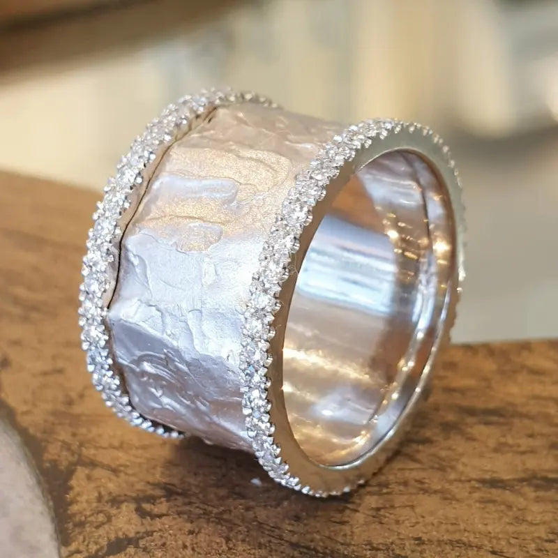 Irregular Wave Pattern Wide Ring