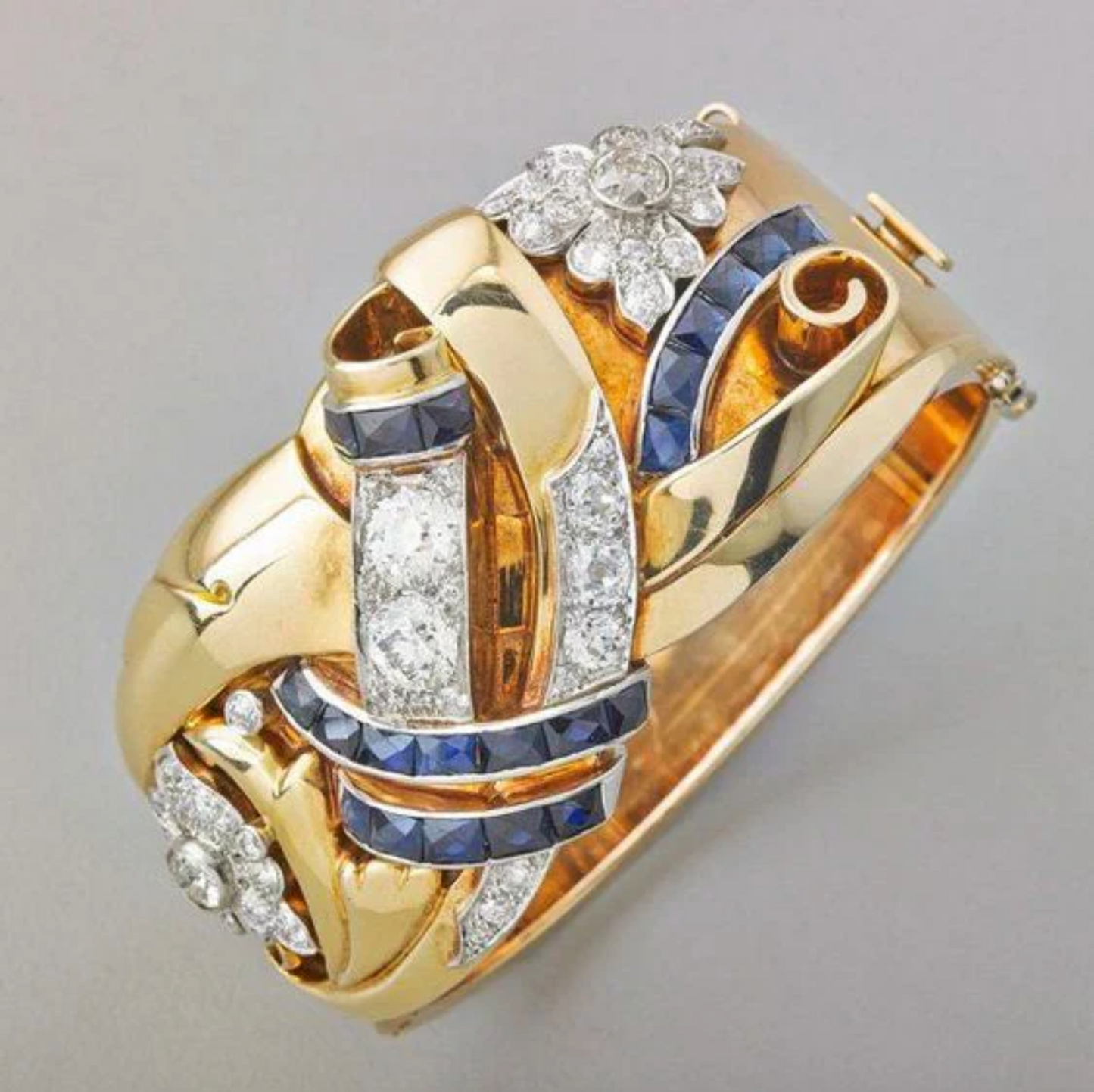 Classic Vintage Gold Zirconia Ring