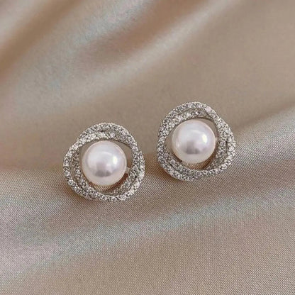 1+1 Offer: Shiny spiral earrings with elegant pearls