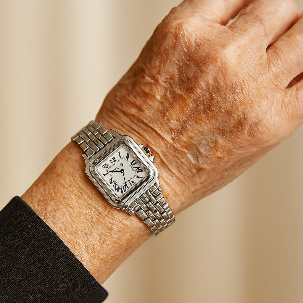 Luxurious Square Case Quartz Timepiece Roman Numerals