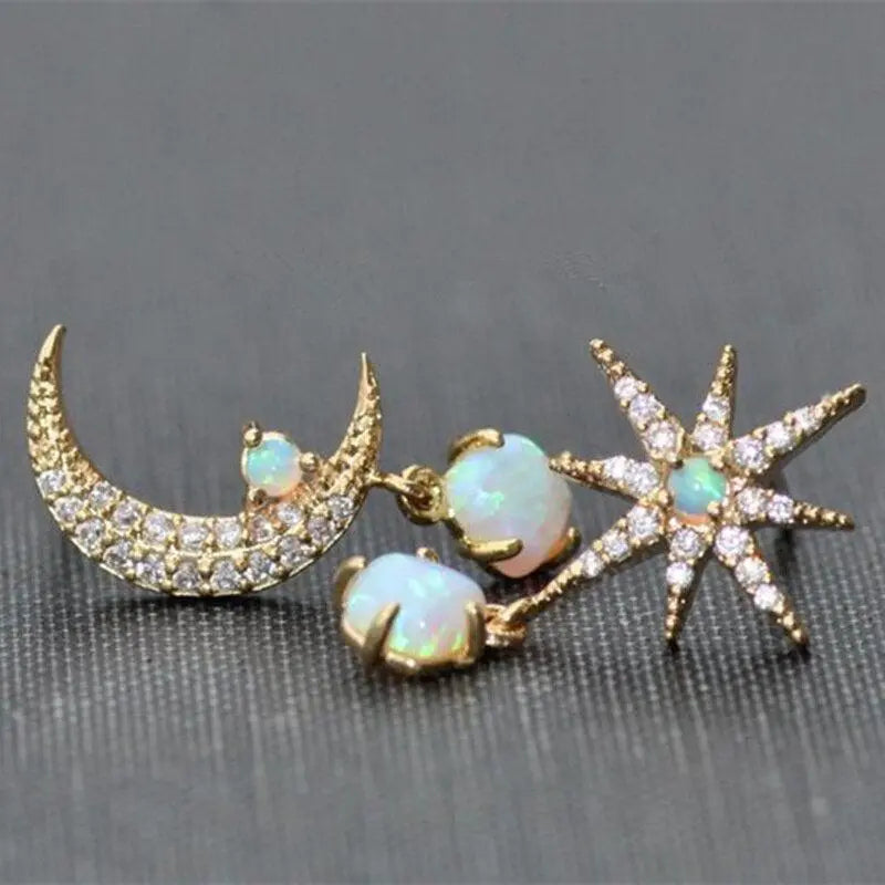 1+1 Offer: Moon and Star Earrings made of Gold and Opal