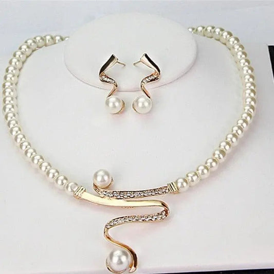 1+1 Offer: Natural Pearl Necklace + Earring Set