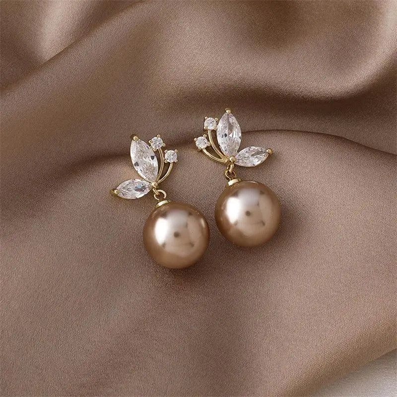 1+1 Offer: Earrings Exotic Pearls with Gold Crystals