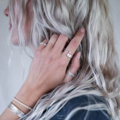 Simple adjustable ring