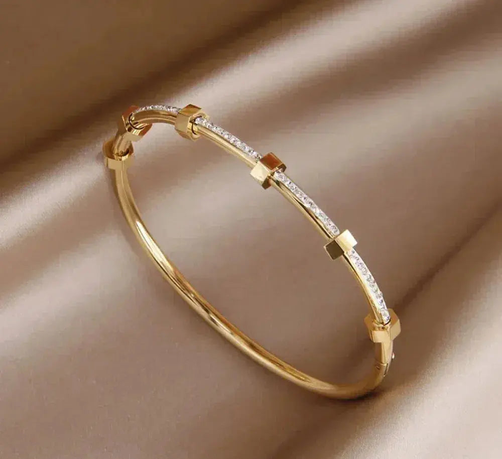 1+1 Offer: Elegant bright golden bracelet
