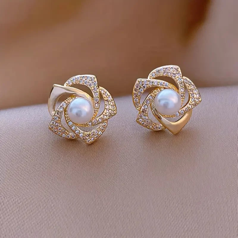 Elegant Sparkling Spiral Pearl Earrings