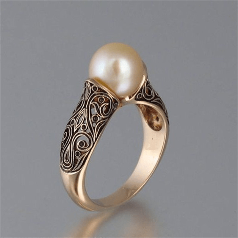 1+1 Offer: Vintage gold ring with a fancy pearl