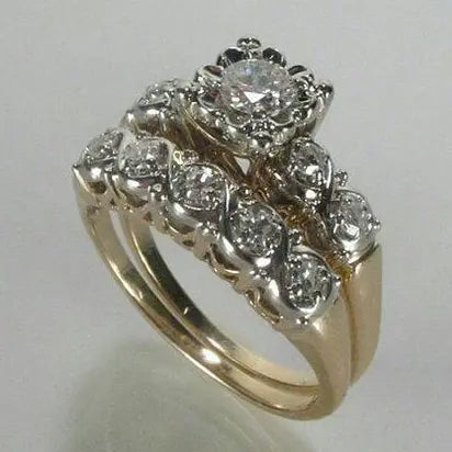 1+1 Offer: Vintage gold ring with glitter