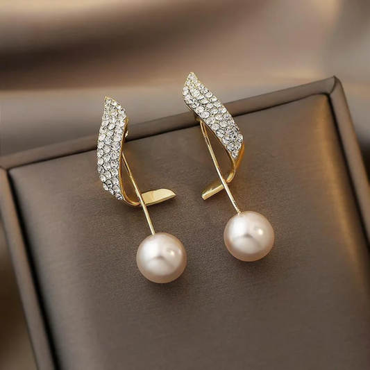 1+1 Offer: Pearl Earrings in Gold